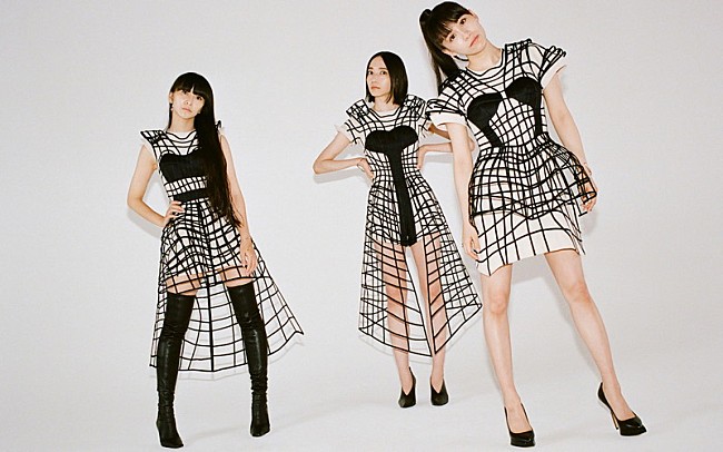 Perfume「Perufme、アートワーク撮影の様子を収めた『ポリゴンウェイヴ EP』ティザー公開」1枚目/3