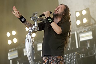 「KoЯnのボーカル、ジョナサン・デイヴィスが新型コロナウイルスに感染」