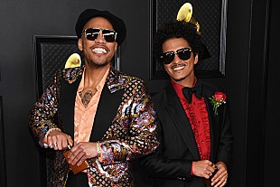 「シルク・ソニック、デビューAL発売を来年に延期した理由を明かす「一気見されたくない」」