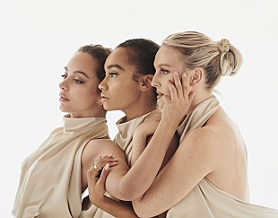 「リトル・ミックス、結成10周年を記念して初のベスト盤『ビトウィーン・アス』を11月にリリース」