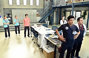 「「TOKYO MER」“喜多見”鈴木亮平を“音羽”賀来賢人が救出　「危機からの逆転劇が最高過ぎる」」