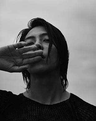 「山下智久、初の写真集『Circle』の発売が決定　「自分の仕事も、誰かの背中を押せるように…」」