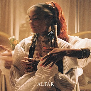 「ケラーニ、待望の3rdアルバムから新曲「Altar」を先行リリース」