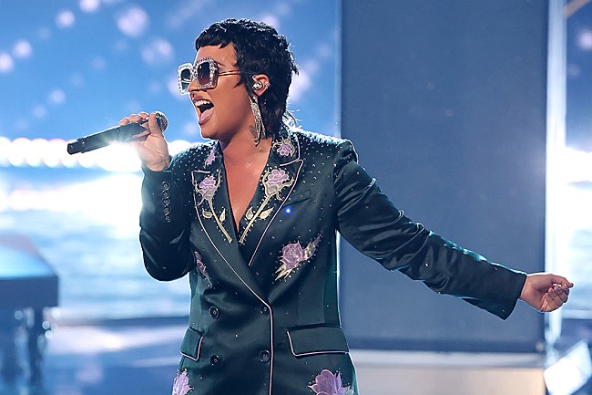 「デミ・ロヴァート、薬物依存症との闘いの末に亡くなった友人に捧げる新曲を公開」1枚目/1