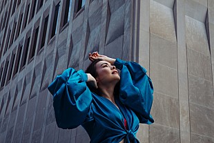 「ミツキ、最新曲「Working for the Knife」の日本語リリック・ビデオを公開」