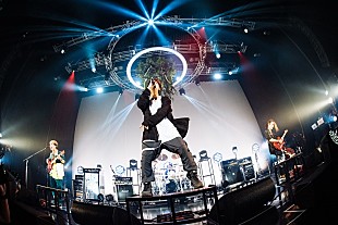 「THE ORAL CIGARETTES、FCツアー閉幕　1年半を経て血肉にした『SUCK MY WORLD』を届けた夜」