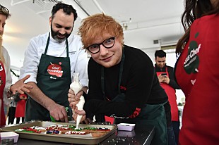 「エド・シーラン、エルトン・ジョンと3曲のクリスマス・ソングを制作したと明かす」