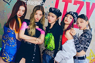 「TWICEの妹分・ITZY、日本デビューアルバムより「LOCO -Japanese ver.-」MV公開」