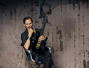 「スティーヴ・ヴァイ、10年ぶりの書き下ろしニューALから新曲「リトル・プリティ」解禁」