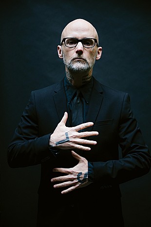 「モービー、『リプライズ』リミックスALから「リフト・ミー・アップ (Mathame Remix)」先行配信」