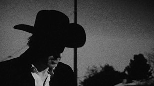 「スプーン、新曲「Wild」のMV公開＆故デヴィッド・ボウイのカバー限定配信」