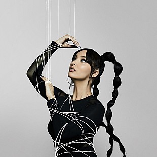 「フォージア、“操り人形にはならない”と歌うエンパワーメント・ソング「パペット」のMV解禁」