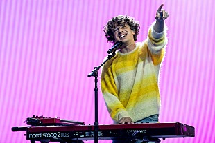 「チャーリー・プース、自身の音楽に関するエルトン・ジョンからの厳しい意見を明かす」