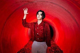 「藤井 風、「燃えよ」ライブ映像を本日21時にプレミア公開」