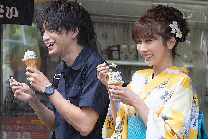 中島健人×松本穂香、Netflix映画『桜のような僕の恋人』のデートシーン到着