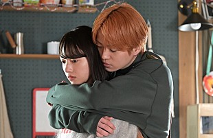 「「ファイトソング」“芦田”間宮祥太朗の「デレデレの笑顔がかわいい」　“慎吾”菊池風磨に「私もバックハグされたい」」