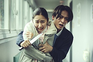 「亀梨和也、演じた鏑木は「白に近いグレ－な人間」　「連続ドラマW 正体」のSPインタビュ－映像が到着」