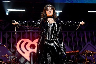 「カミラ・カベロ、新曲「バン・バン」をTV初パフォーマンス」