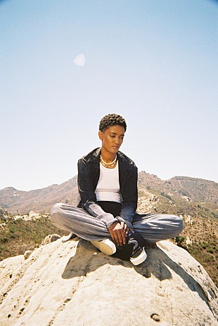 「ジ・インターネットのシド、ソロAL第二弾完成＆新曲でラッキー・デイとコラボ」