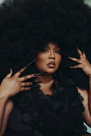 「リゾ、待望の新曲「アバウト・ダム・タイム」を来月リリース」