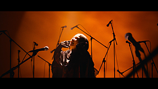 「Superfly、新曲「Voice」MVで“沈黙から感情の爆発”を表現」