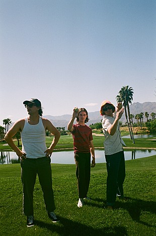 「オールモスト・マンデー、切ないひと夏の恋を歌った「sunburn」のビジュアライザー公開」