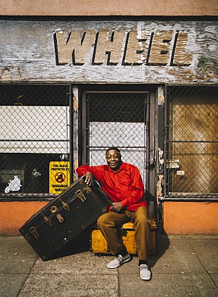 「ウラル・トーマス・アンド・ザ・ペイン、3rdアルバム『ダンシング・ディメンションズ』完成」