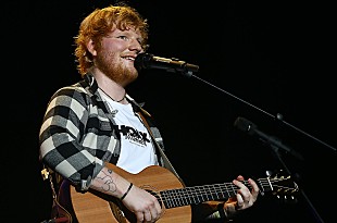 「エド・シーラン、昨年キーウで撮影した「2ステップ」リミックス版MVの収益をウクライナ人道支援に寄付へ」