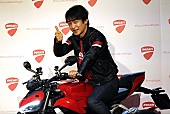 「片岡愛之助「バイクの後ろに乗せるなら妻です」　「妻にはレ－シングス－ツを着てポ－ズを取りたい願望がある」」1枚目/1