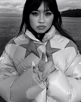 「ビーバドゥービー、新曲「See You Soon」で一人で過ごす時間の大切さを歌う」