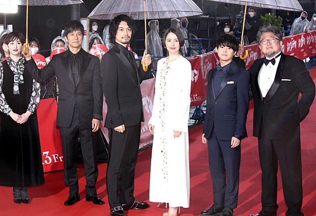 「斎藤工「ウルトラマンのスケ－ル感を感じました」　歌舞伎町のレッドカ－ペットに長澤まさみらと登場」1枚目/1