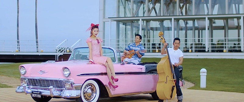 The Biscatsが新曲MV公開、1956年ベルエア尽くしの1本に