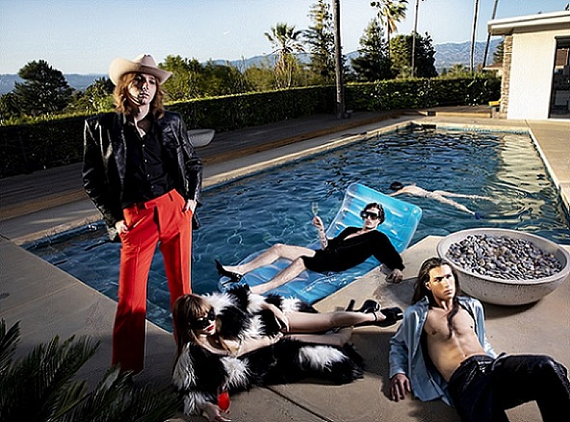 マネスキン、LA滞在中に着想を得た新曲「スーパーモデル」公開