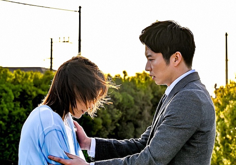 「「持続可能な恋ですか？」“杏花”上野樹里の号泣からの“晴太”田中圭のキスに反響　「田中圭は、キスシ－ンをきれいに見せるのがうまい」」1枚目/1