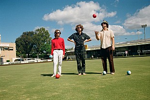 「オールモスト・マンデー、初の試みとなるラップ調の新曲「sun keeps on shining」MV公開」