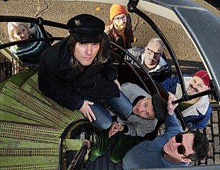 「ベル・アンド・セバスチャン、新曲「A Bit Of Previous」のアニメMV公開」