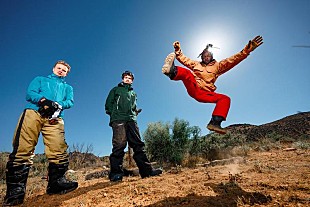 「ブラック・ミディのニューアルバム『Hellfire』から新曲「Eat Men Eat」発表」