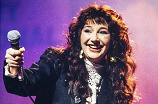 「ケイト・ブッシュ、英BBCの独占インタビューで「神秘の丘」の“驚異的”なリバイバル・ヒットを語る「全世界が狂ってしまった」」