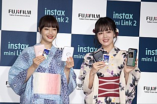 「広瀬すず、後輩・伊原六花と涼やかな浴衣姿で登場　この夏は「フワフワのかき氷をお店に食べに行きたい」」