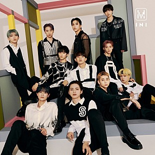 「INI、ニューシングル『M』ジャケット写真で“Mysterious”を表現」