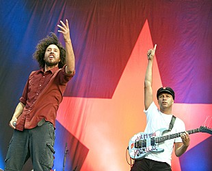 「レイジ・アゲインスト・ザ・マシーン、11年ぶりのライブでブランクを感じさせない挑発的なステージを披露」