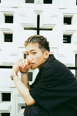 「VILLSHANA、夏の新曲「WAiKiKi feat. Ayumu Imazu」MV公開」