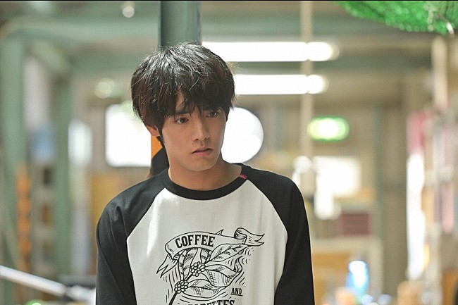 「「石子と羽男」“羽男”中村倫也の電話シ－ンが「甘すぎて照れた」　“大庭”赤楚衛二が“石子”有村架純に「思いを寄せる姿がいじらしい」」1枚目/1