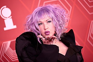 「シンディ・ローパー、Amazon新シリーズ『The Horror of Dolores Roach』に出演決定」