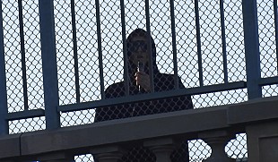 「ルイス・コール、2年ぶり新曲は“時代を超えたモダン・パワー・バラード”」