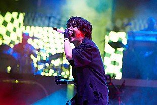 「J-HOPE、【ロラパルーザ】でのヘッドライン・パフォーマンスのフル映像が公開」