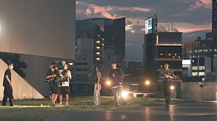 「THE BEAT GARDEN、『六本木クラス』ロケ地や思い出の地の撮影風景を収めたMVメイキング公開」