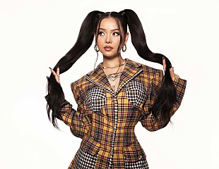 「ベラ・ポーチ、グライムス参加のデビューEP『ドールズ』配信」