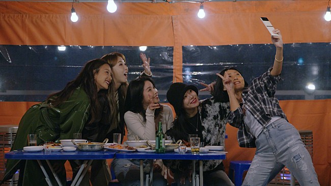 「MAMAMOO初のドキュメンタリー配信、「7年目のジンクス」に直面した苦悩など語る」1枚目/2