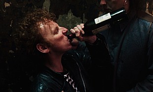 「『クリエイション・ストーリーズ～世界の音楽シーンを塗り替えた男～』予告編＆場面写真が到着」